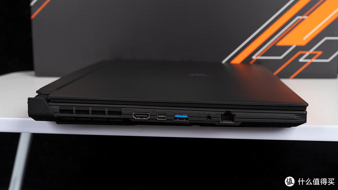 i7-12700H+RTX 3070超强游戏组合，技嘉AORUS 5 SE4游戏本拆解评测