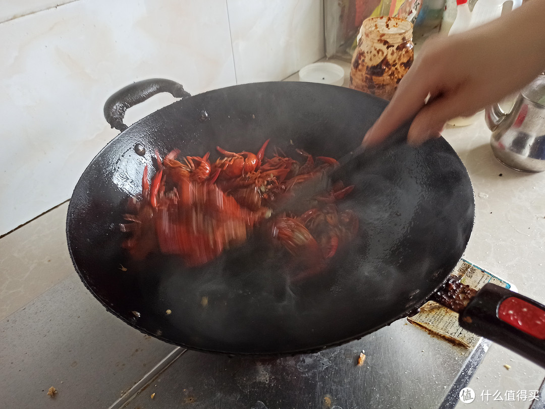 好吃的红烧小龙虾，彻底清洗干净是关键。