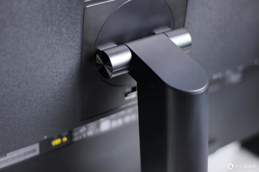靠谱的商务大屏4K显示器 - ThinkVision P32p