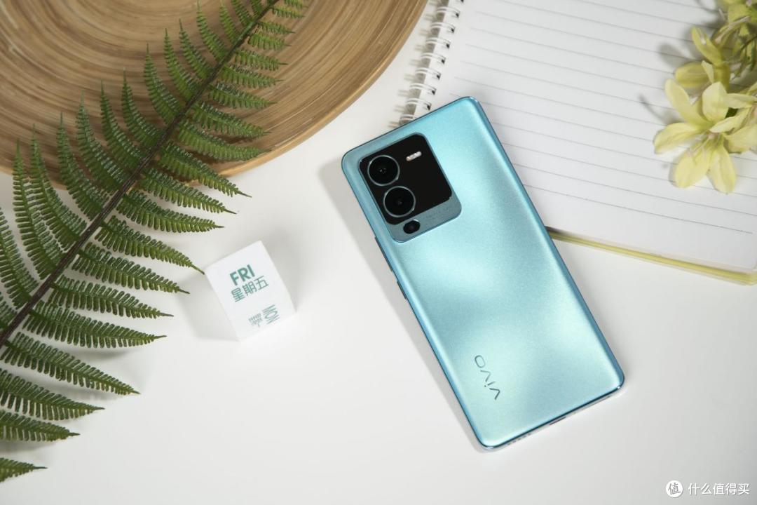 不止把专业团队装进手机里 当偶像派有了硬核双芯 vivo S15 Pro评测