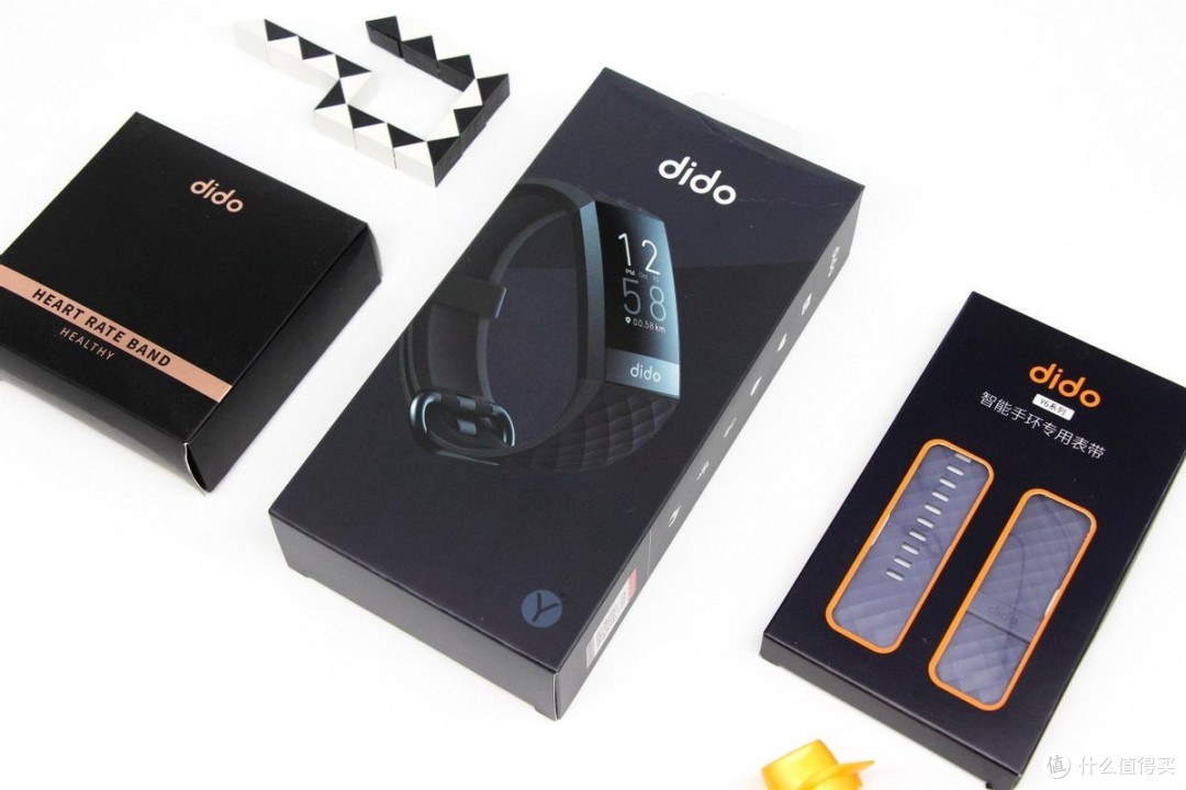 创新电极心电监测，血压血氧健康数据支撑：dido Y6智能手环体验