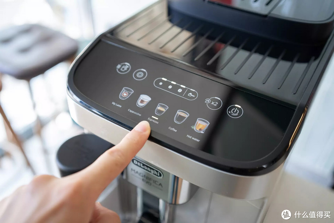 轻松实现咖啡自由，德龙E LattePlus全自动咖啡机打造你的居家咖啡馆