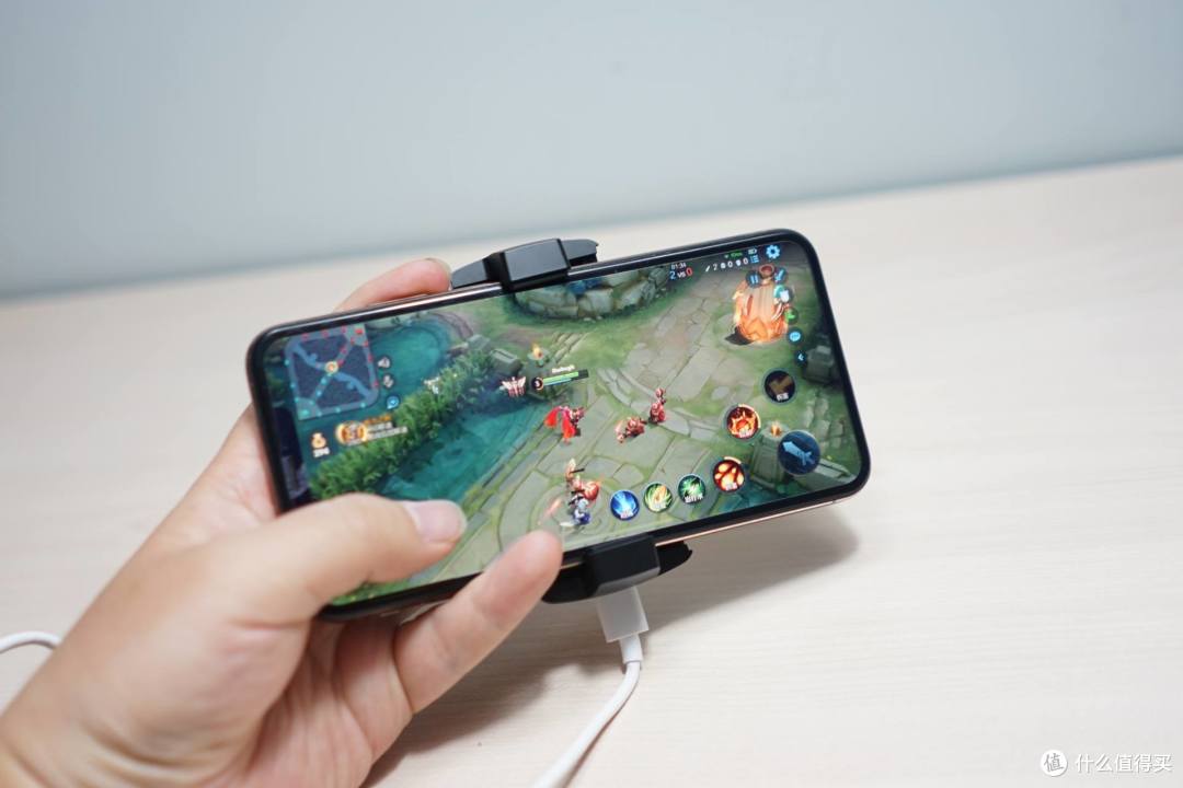一加 18W 冰点散热背夹：急速降温，王者必备