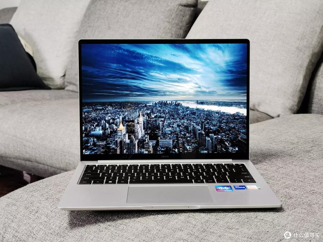轻巧便携长续航，还是性能小钢炮？不只是轻薄本的全新荣耀MagicBook 14