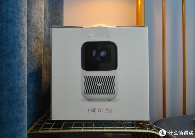 年轻人必入的高性价比家用投影仪,小明Q1 Pro投影仪测评