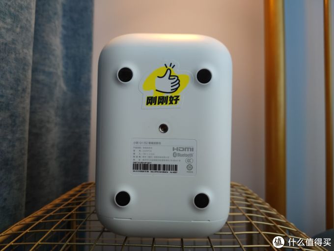 年轻人必入的高性价比家用投影仪,小明Q1 Pro投影仪测评