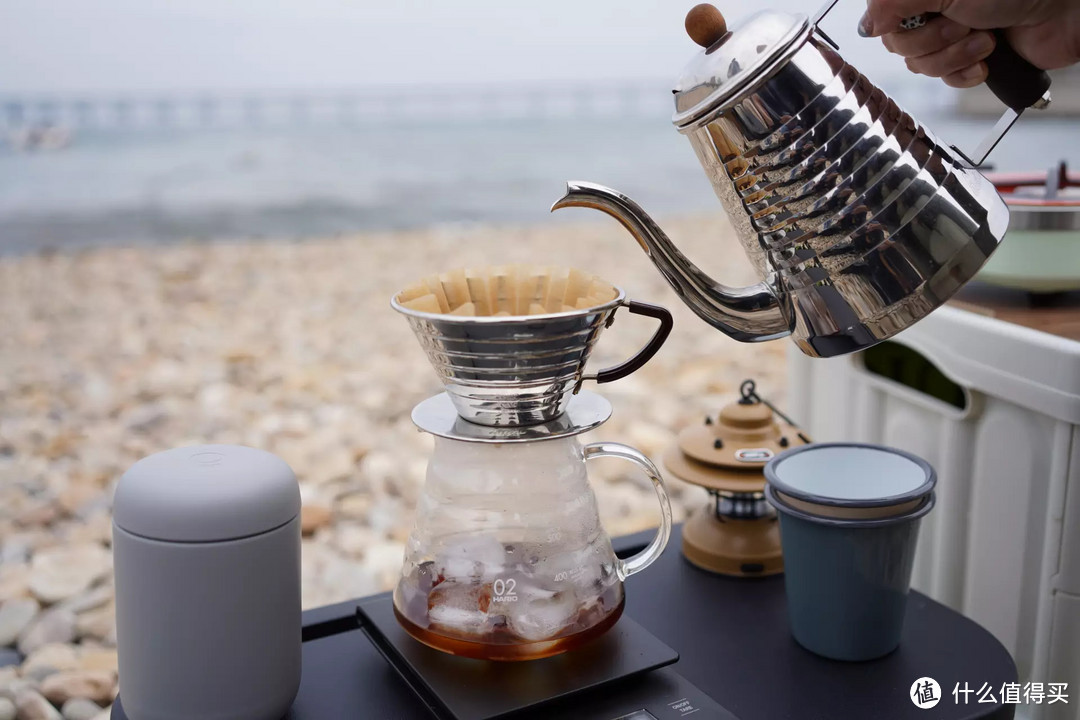 跟着兔牙一起去海边嚯咖啡吧，适合户外露营风格的咖啡器物推荐