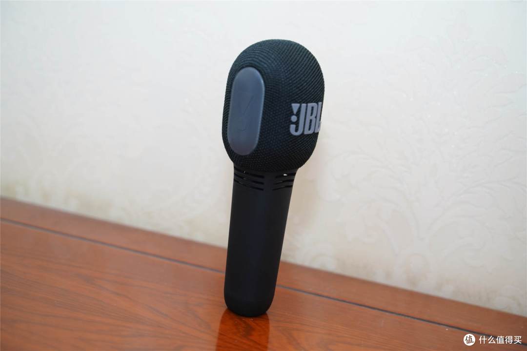 既是麦克风也是蓝牙音箱，JBL KMC300让老妈体验歌星的感觉