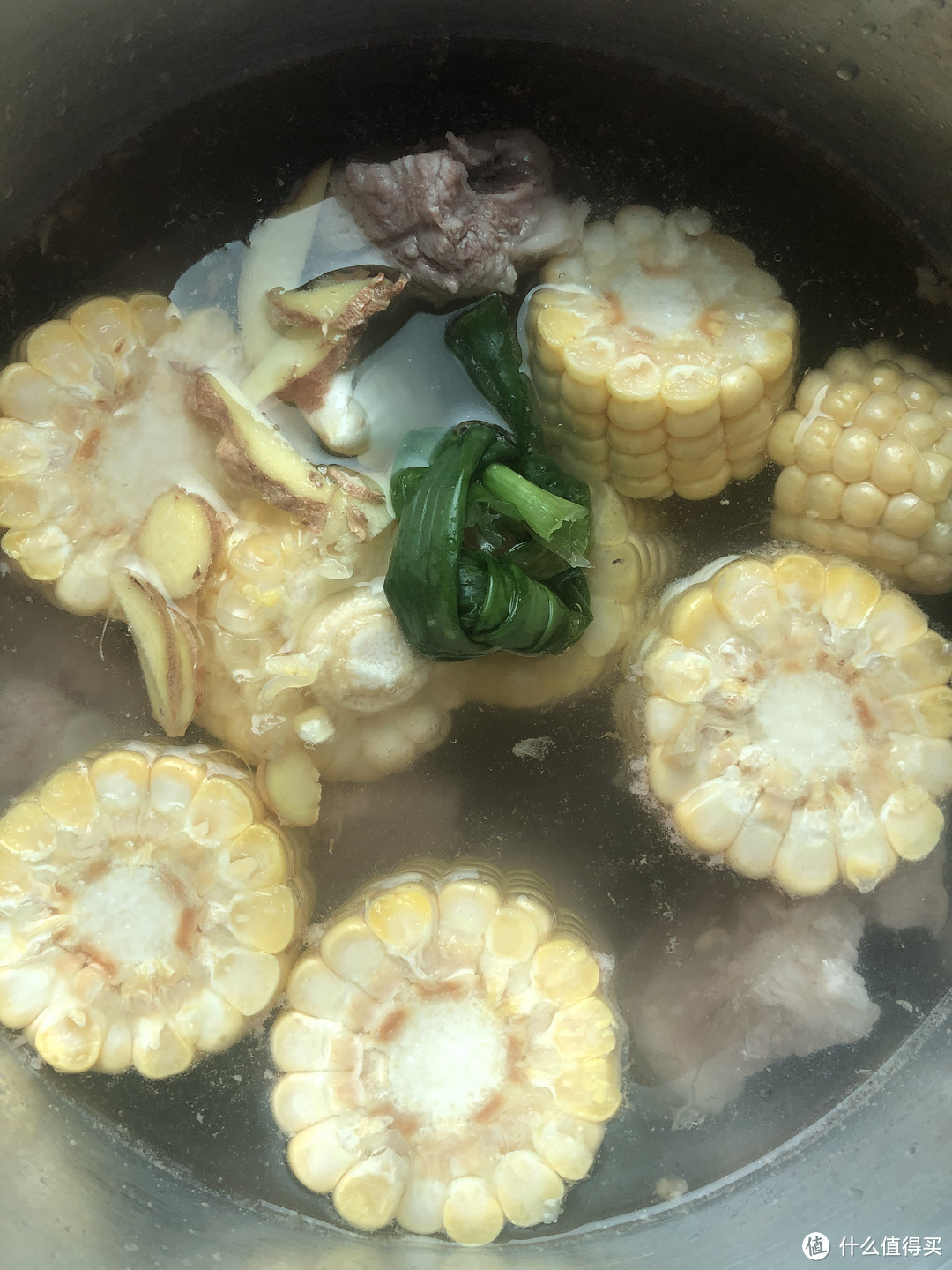 自制闽式玉米排骨汤，搭配新鲜食材烹饪的美食才是舌尖上首选（附美食烹饪流程）