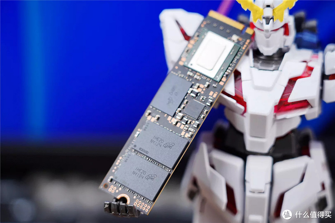 原厂主控+美光176层3D NAND,这次的英睿达P5 Plus的确很有料!