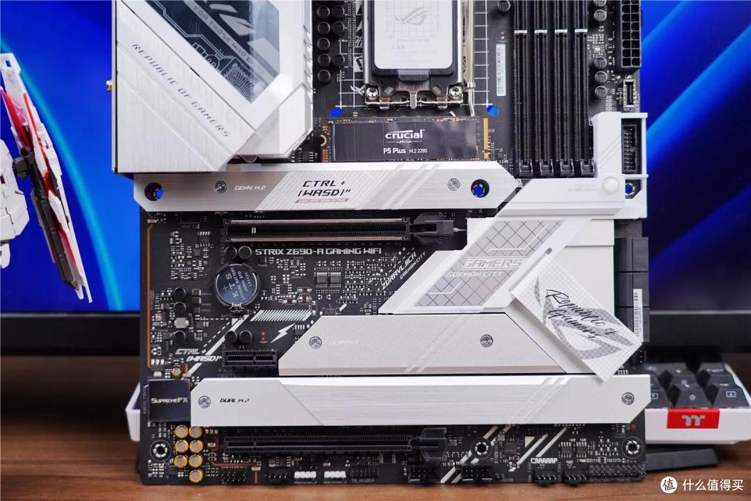 原厂主控+美光176层3D NAND,这次的英睿达P5 Plus的确很有料!
