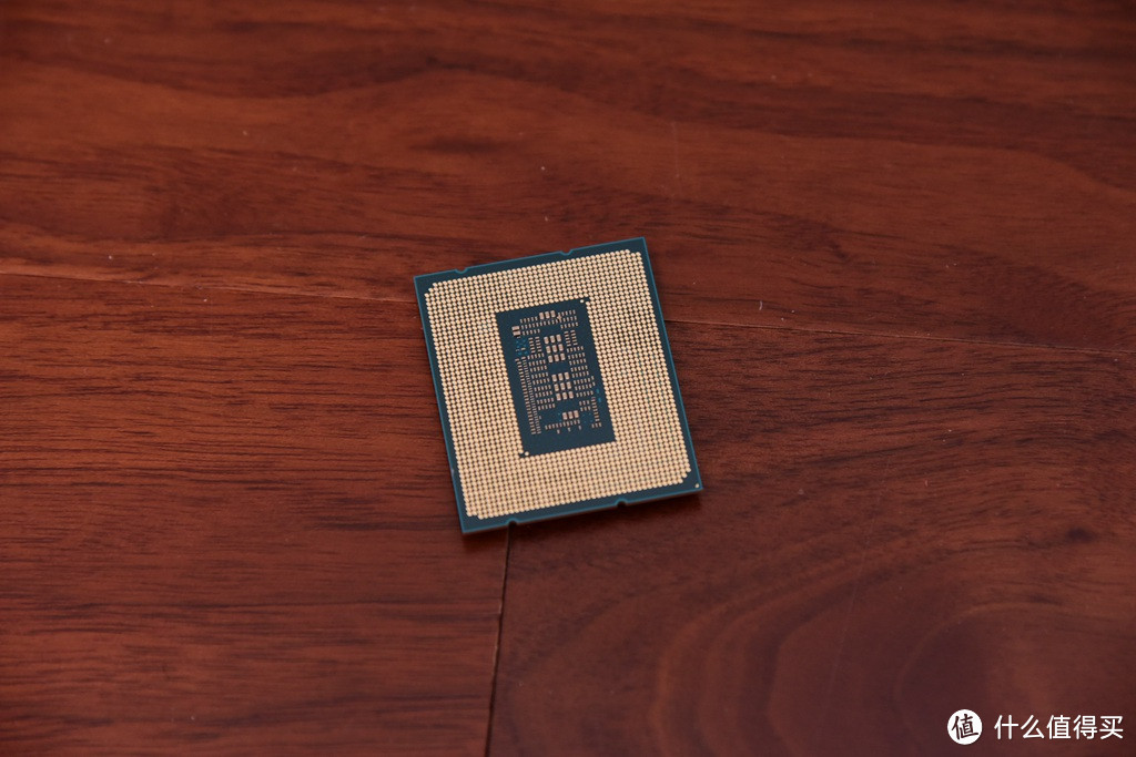 插固态4片,超内存6000MHz,12600K与技嘉Z690小雕PRO装机测试!