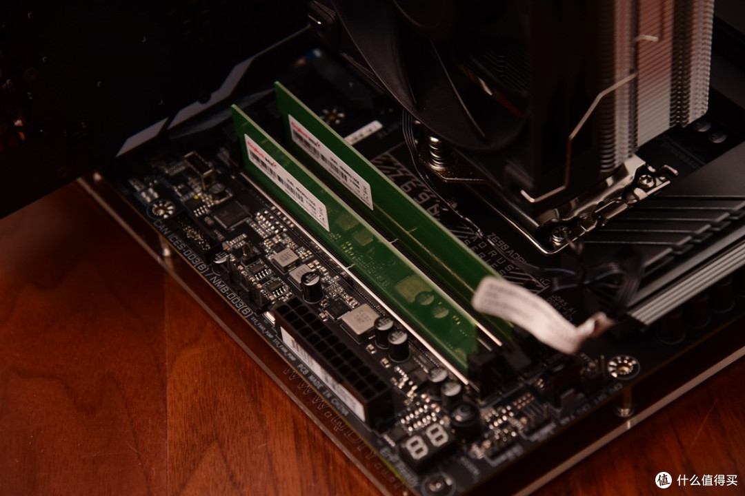 插固态4片,超内存6000MHz,12600K与技嘉Z690小雕PRO装机测试!
