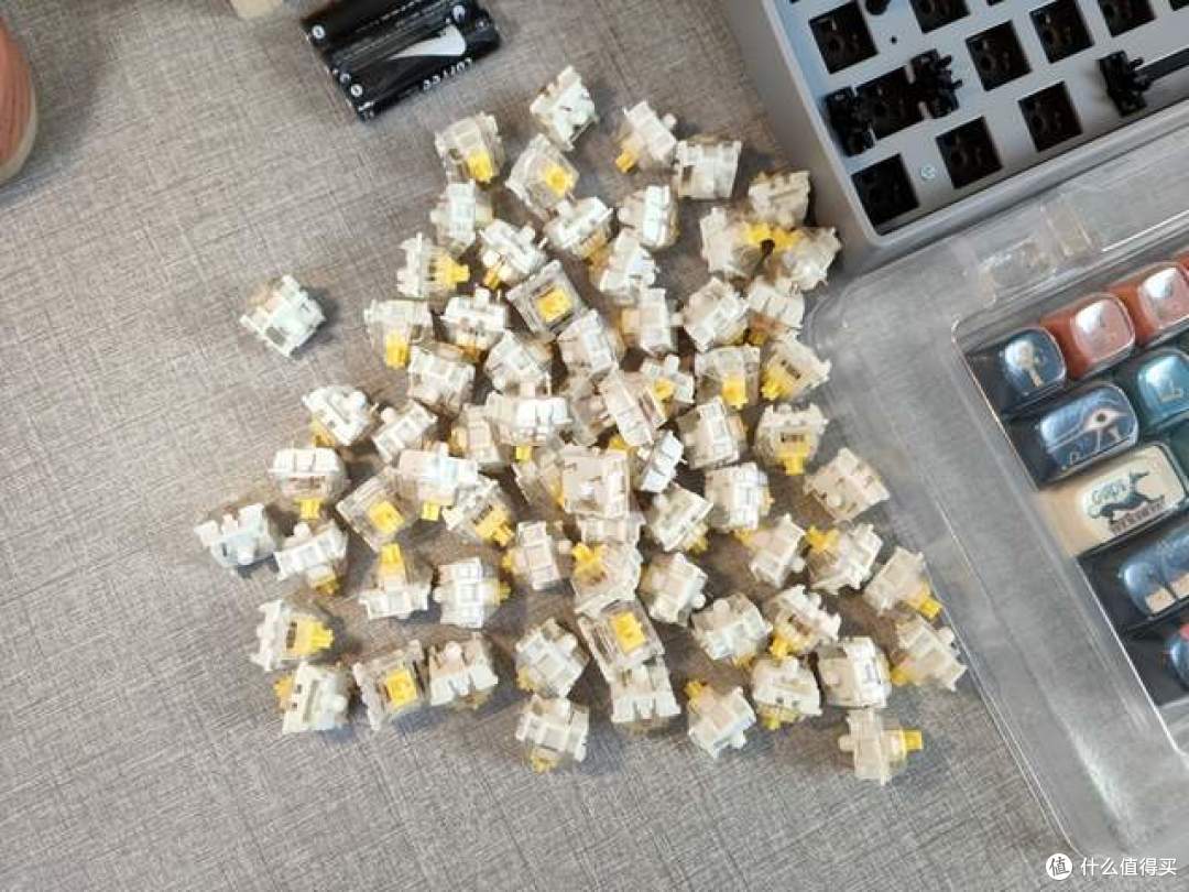 键盘新玩法：洛斐小翘68键享受DIY乐趣？我亲身体验