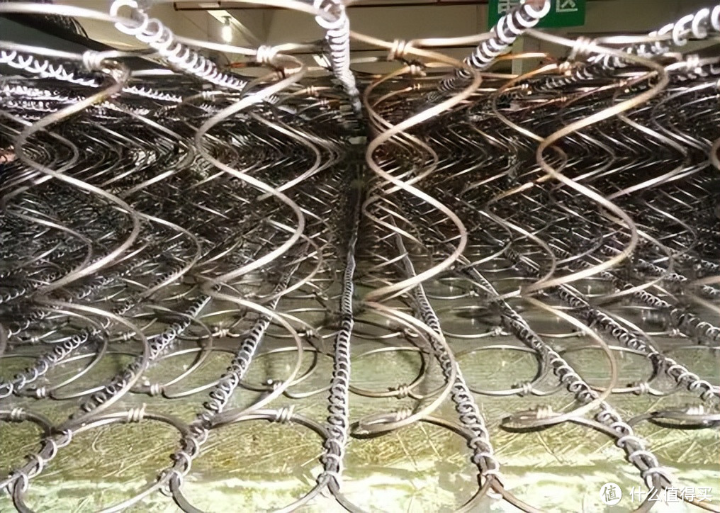 床垫舒适性决定我们的睡眠,床垫该怎么选,首先我们需要先了解它