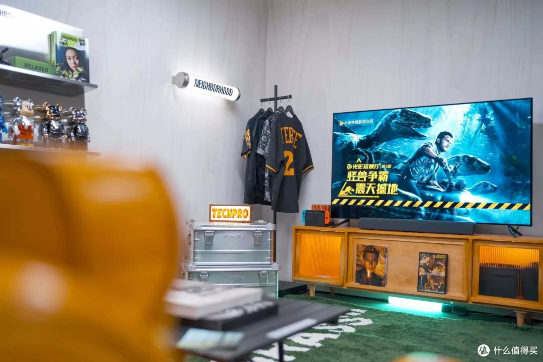 营造居家氛围最佳的观影利器：体验小米电视6 OLED的色彩魅力