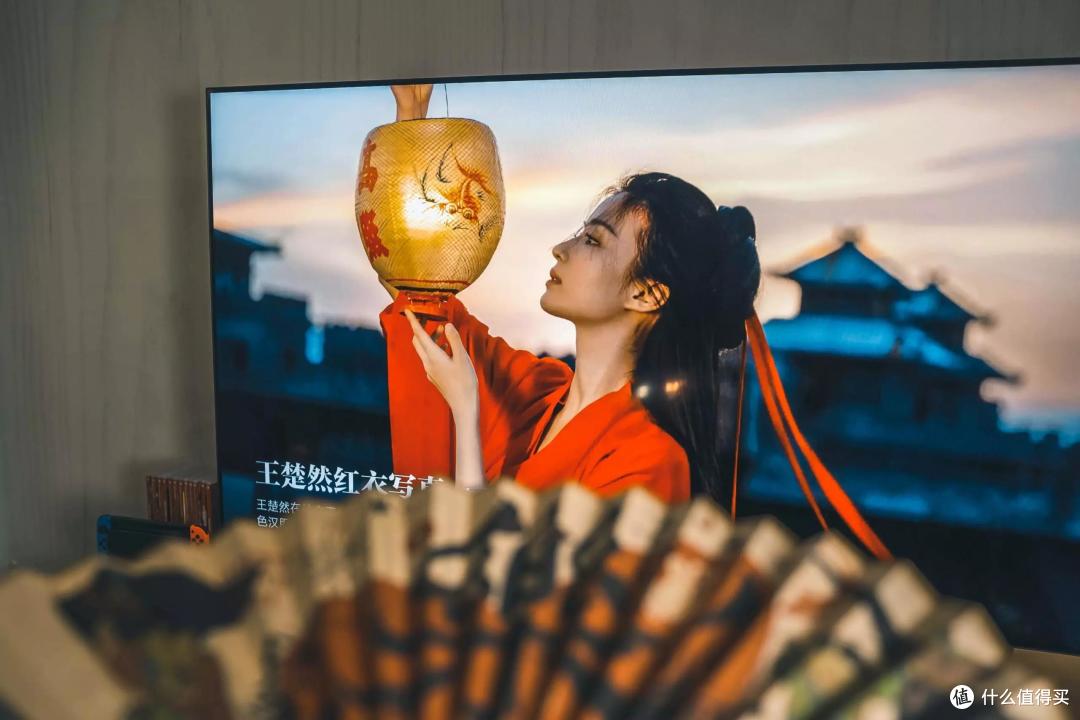 营造居家氛围最佳的观影利器：体验小米电视6 OLED的色彩魅力