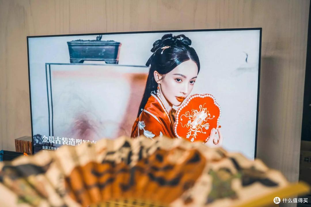 营造居家氛围最佳的观影利器：体验小米电视6 OLED的色彩魅力