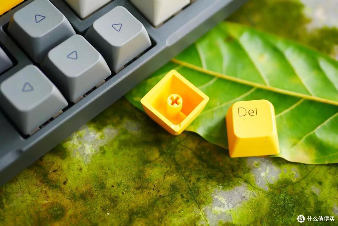98键+三模+1万毫安电池!黑爵AK966机械键盘是真硬核