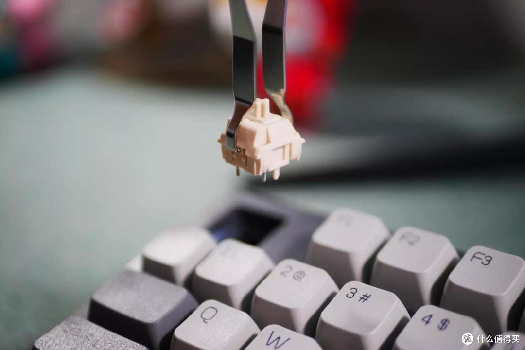 98键+三模+1万毫安电池!黑爵AK966机械键盘是真硬核