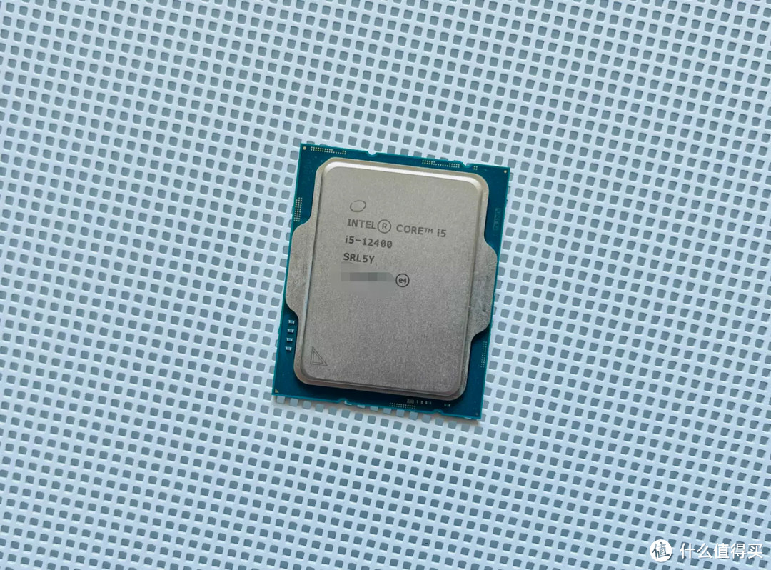 千元价位，黑化更强！intel i5-12490F和i5-12400实测对比