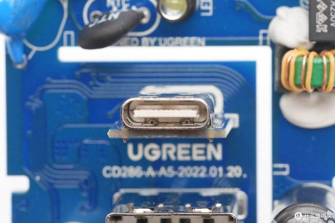 拆解报告:UGREEN绿联30W 2A1C智充数码排插CD286