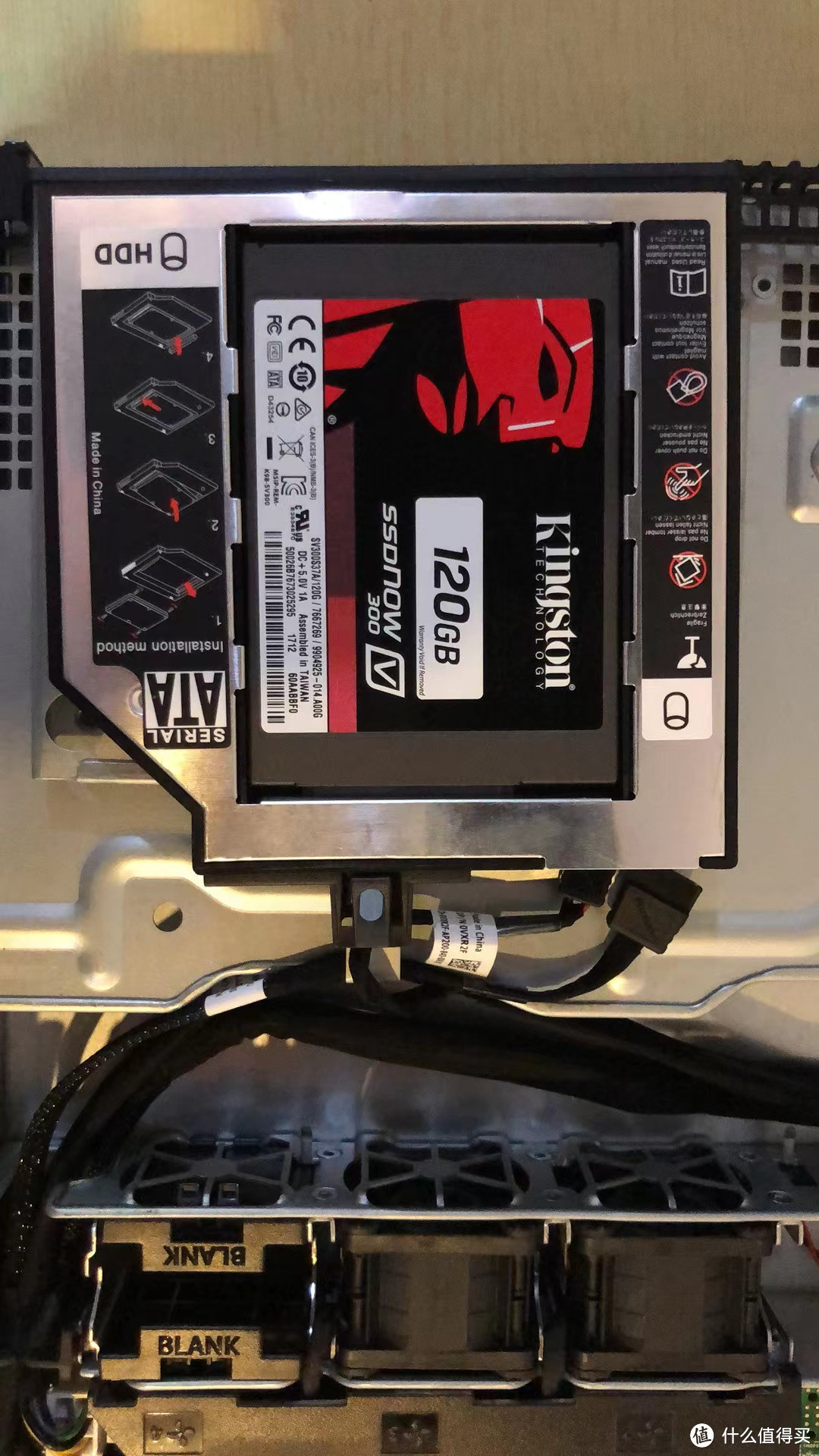 光驱位可以改装为SATA硬盘位，可装固态作为启动盘。
