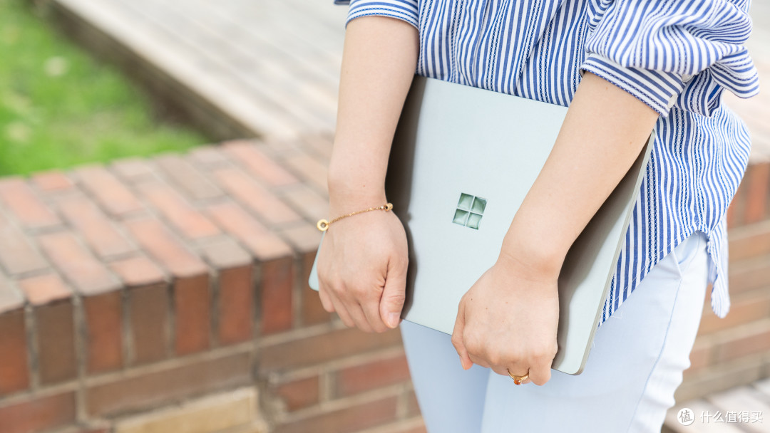 时尚、轻薄、实用兼顾,根正苗红的Windows本儿Surface Laptop Go 2值得入手吗?