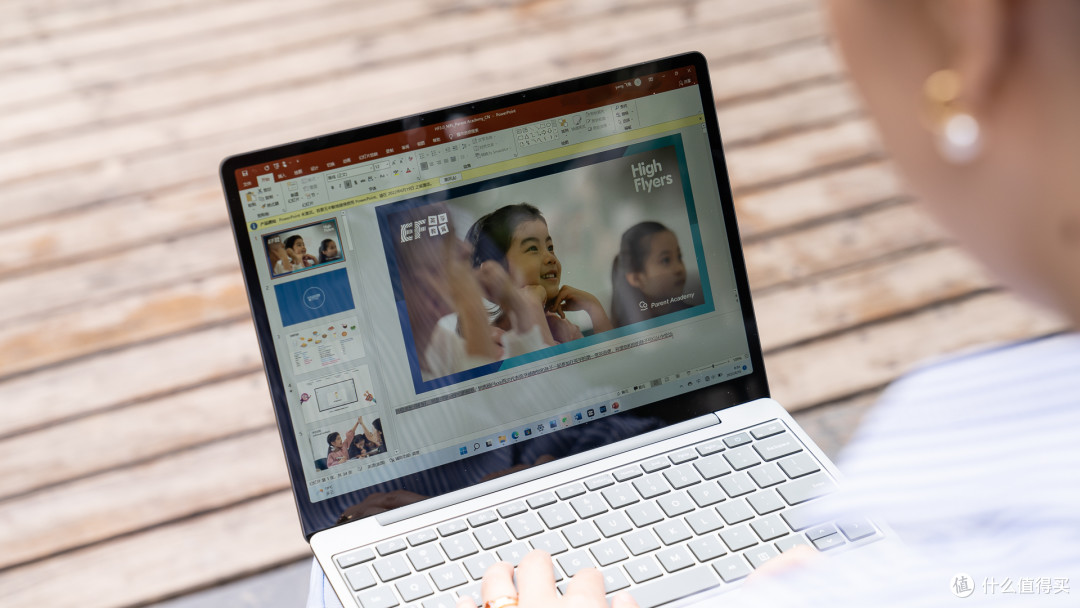 时尚、轻薄、实用兼顾,根正苗红的Windows本儿Surface Laptop Go 2值得入手吗?
