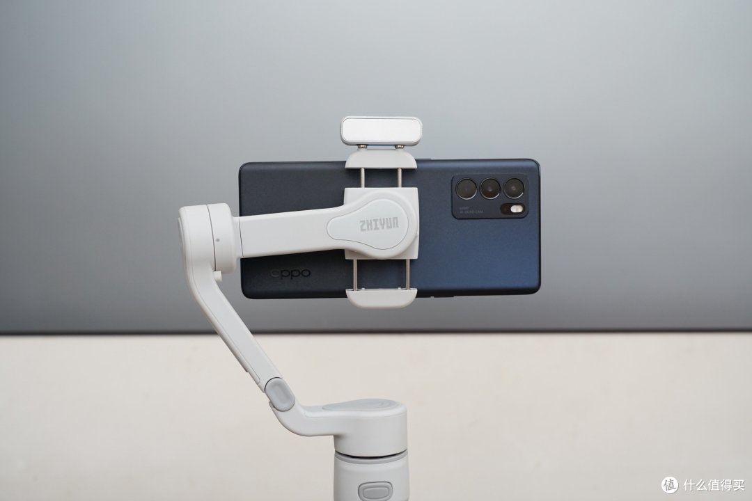 自带补光、一键拍片、折叠携带很方便:智云SMOOTH-Q4手机稳定器体验