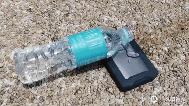 外观简约沉稳，性能扎实耐造—闪迪大师极客三防高速移动硬盘评测