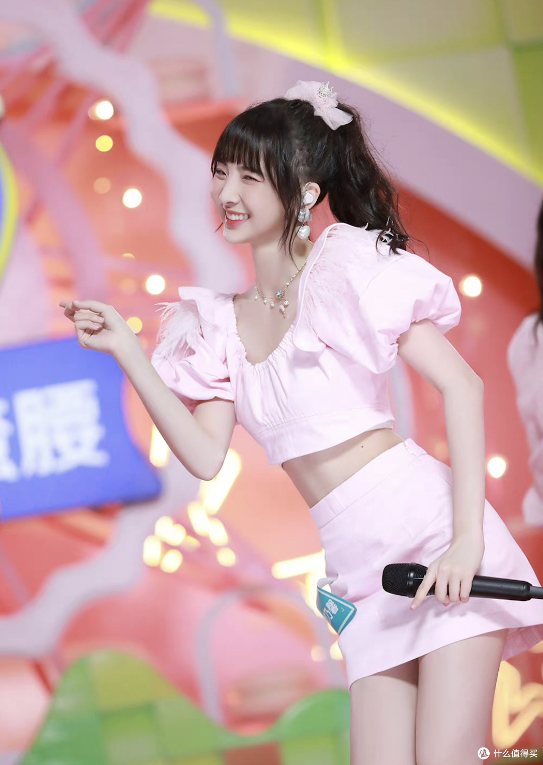来扒一扒idol们穿的那些花里胡哨的服饰究竟是什么?