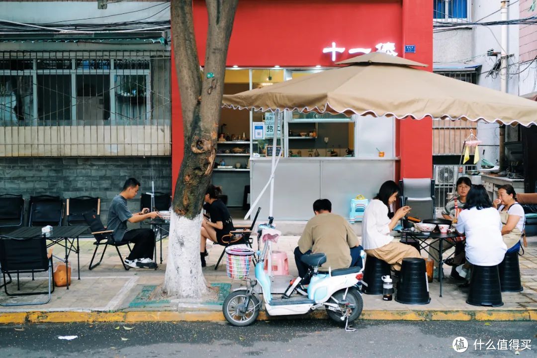 凹糟苍蝇馆、人间烟火气，才是成都玉林的永恒底色！