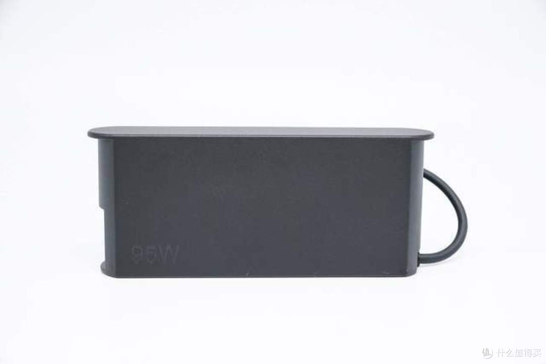 “梅花”与USB-C的结合同样轻盈,联想95W充电器评测
