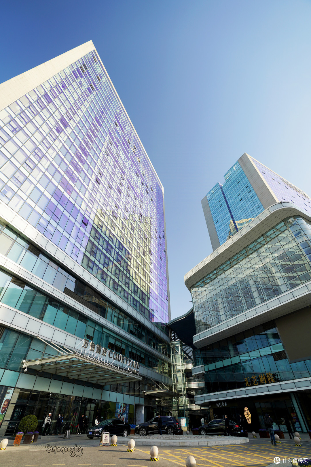 商务客的烧分之选:成本低有酒廊的郑州汇艺万怡酒店