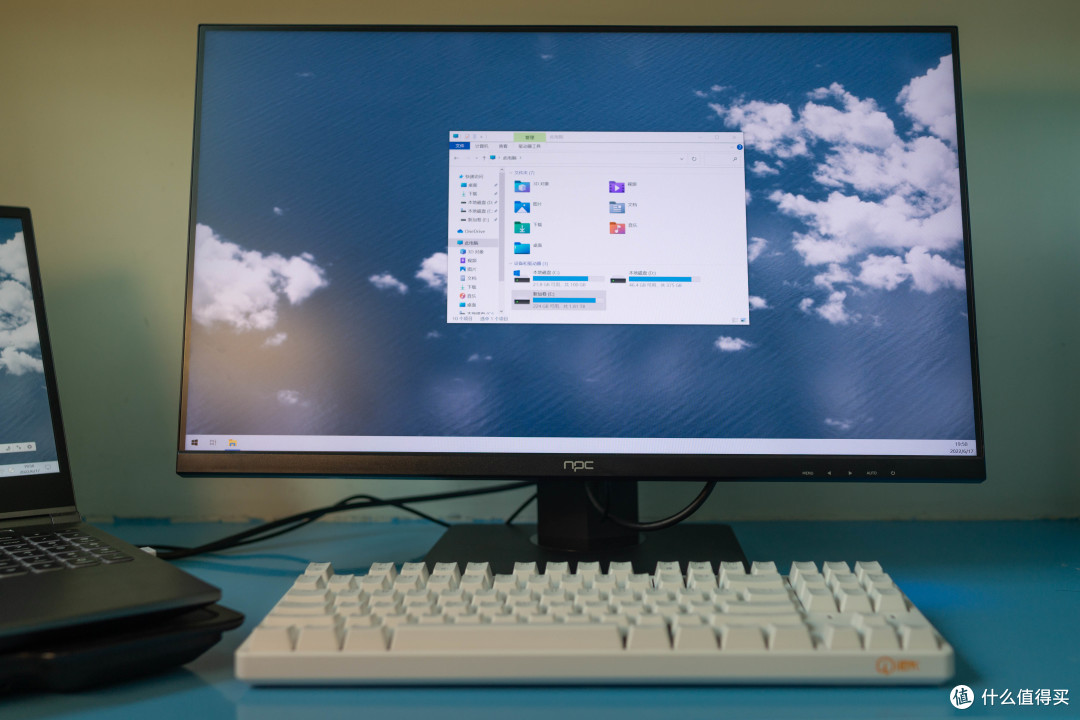 599元堆料狂魔?2K ips+75Hz+Type C+DP+升降旋转支架+扬声器,NPC MQ240A显示器体验【这能用么系列01】