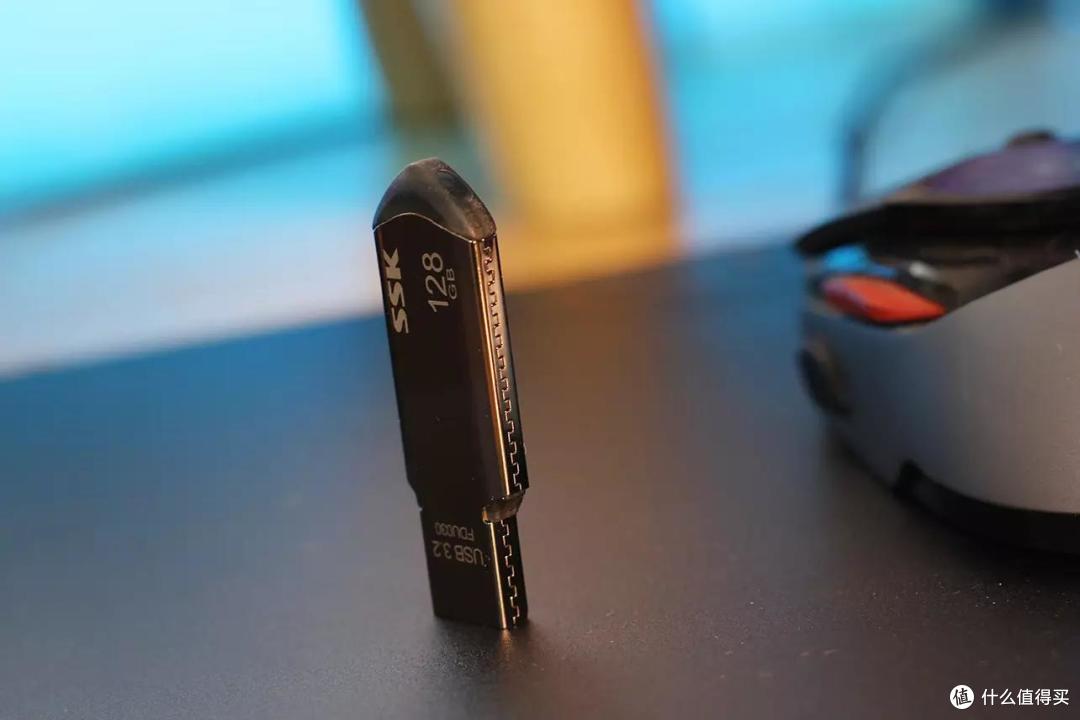 日常搬砖必备U盘——SSK飚王 128G“银色小剑”