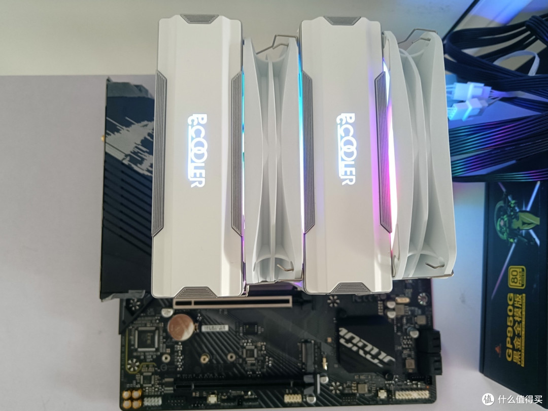 配的齐全、才能打的畅快–技嘉(GIGABYTE)小雕AX B660M DDR4主板