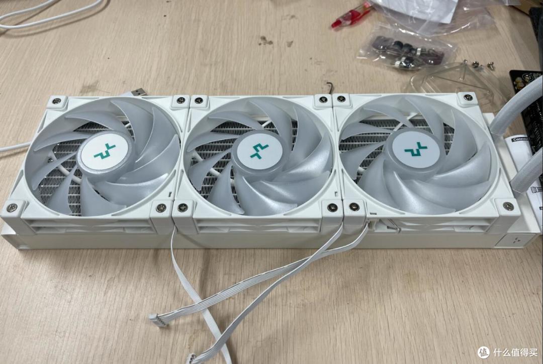 夏日海景房-冰堡垒LS720WH配联力O11D的白色主体装机