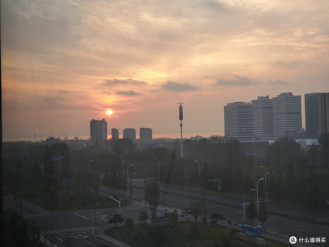 酒店远处的大海