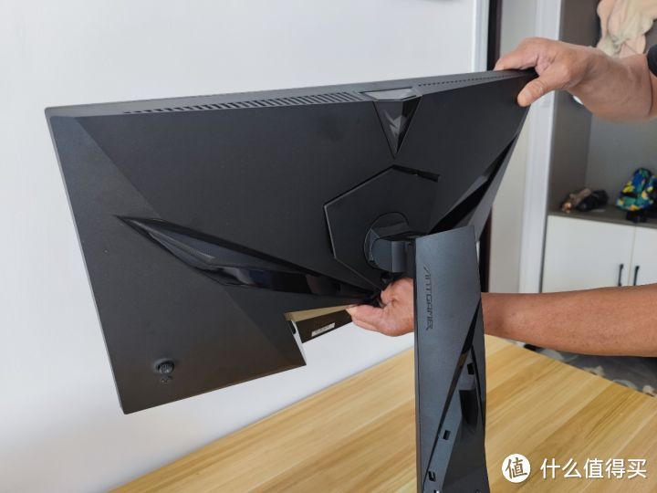 蚂蚁电竞ANT27VU显示器：4K+144Hz+450尼特加持，游戏工作两不误