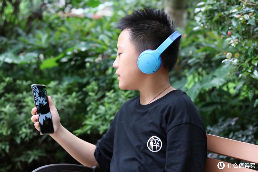 呐！孩子上网课，有一款适合的头戴耳机很合理吧？