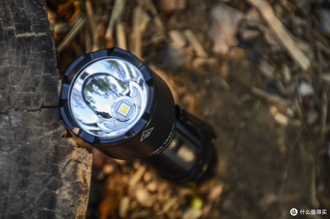 战术照明,一转一按就有稳定的光:Fenix TK22 TAC
