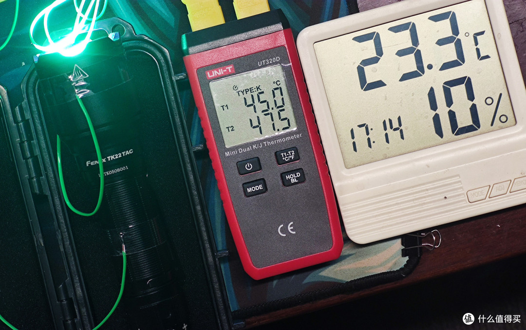 战术照明,一转一按就有稳定的光:Fenix TK22 TAC
