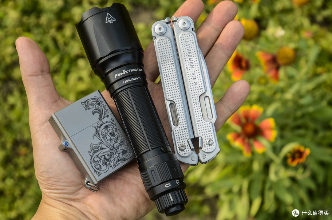 战术照明,一转一按就有稳定的光:Fenix TK22 TAC