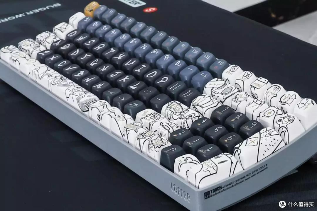 我的键盘我做主!洛斐小翘玩新花样,定制键帽?网友:DIY毫不留情
