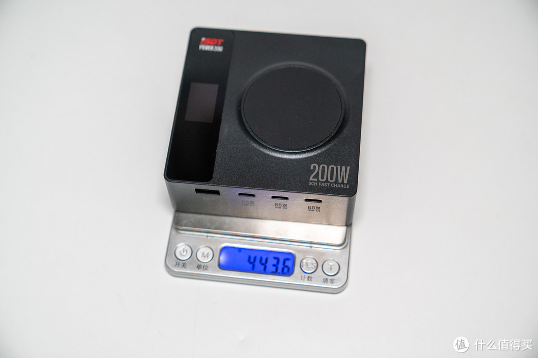 isdt Power 200——最适合iPhone 14 Pro Max的一体多功能充电器？