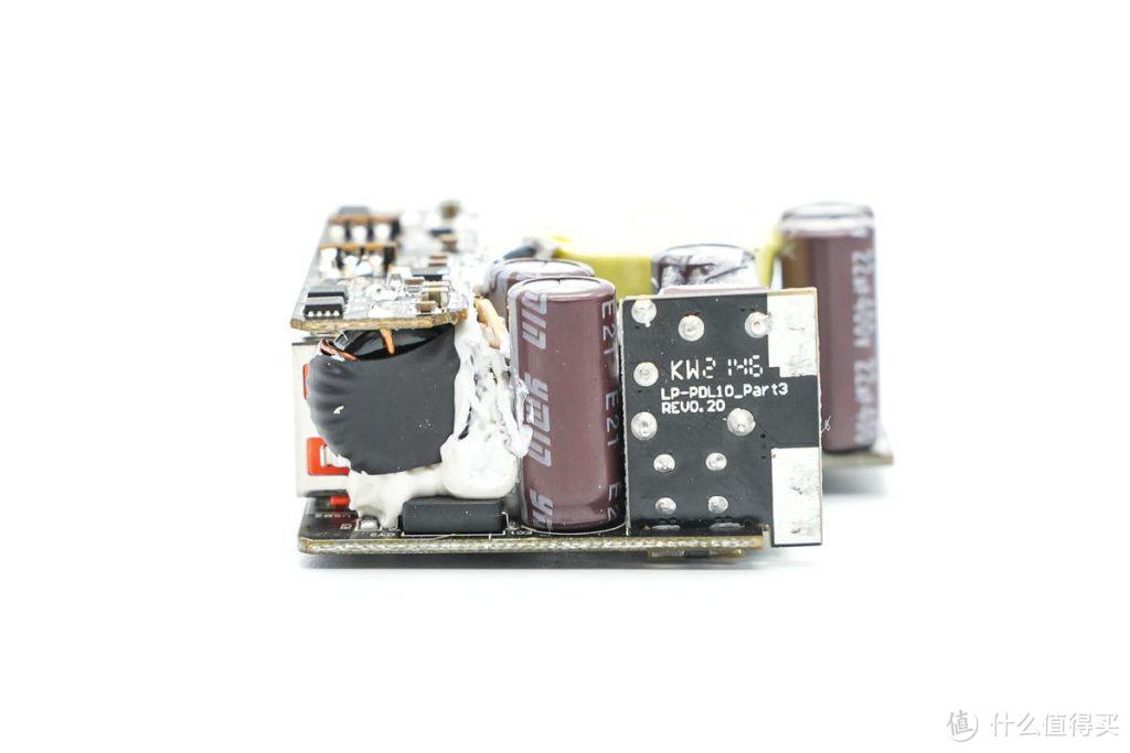 拆解报告:LETRON立创普65W 2C1A氮化镓充电器LC-A301