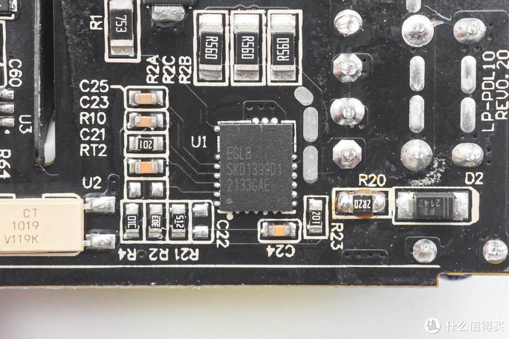 拆解报告：ISDT艾斯特200W 3C1A多合一桌面充POWER 200