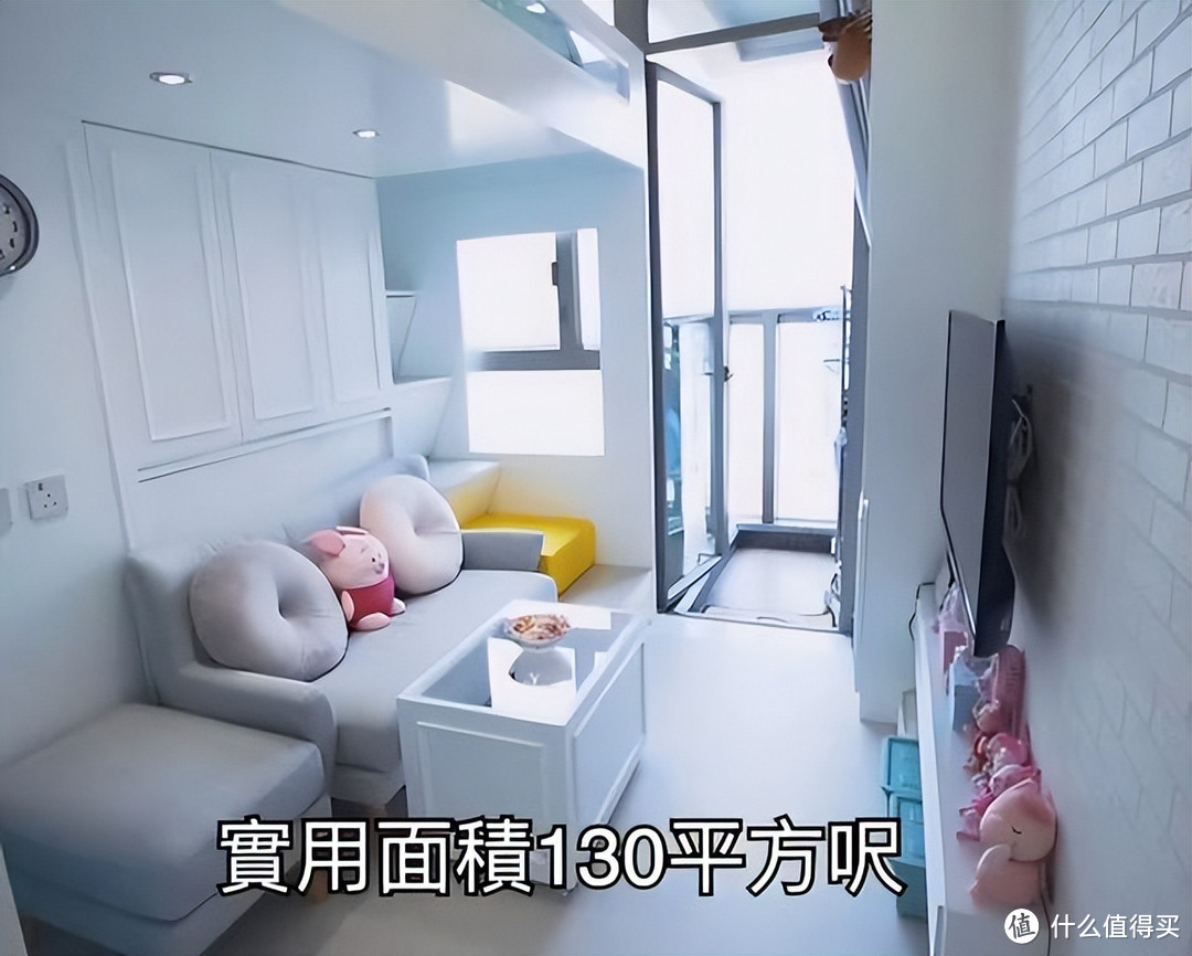 香港90后小夫妻，斥230万巨资买下12㎡小屋，网友：简直让人窒息